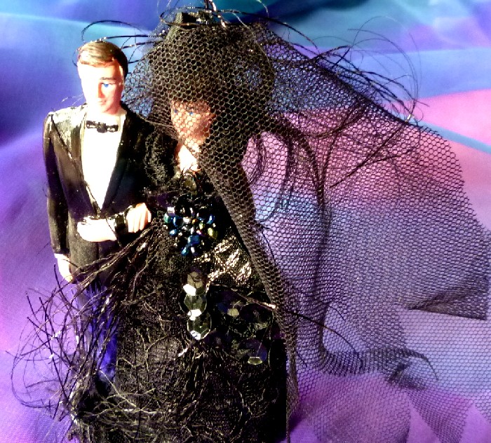 Gothic Bride And Groom Cake Topper - 
