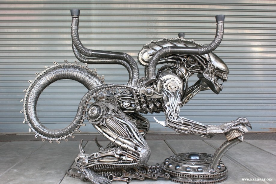 Large Alien Metal Sculpture Table - Unique Art Fur - 