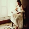 Reading Old Letters (Leyendo unas cartas viejas),