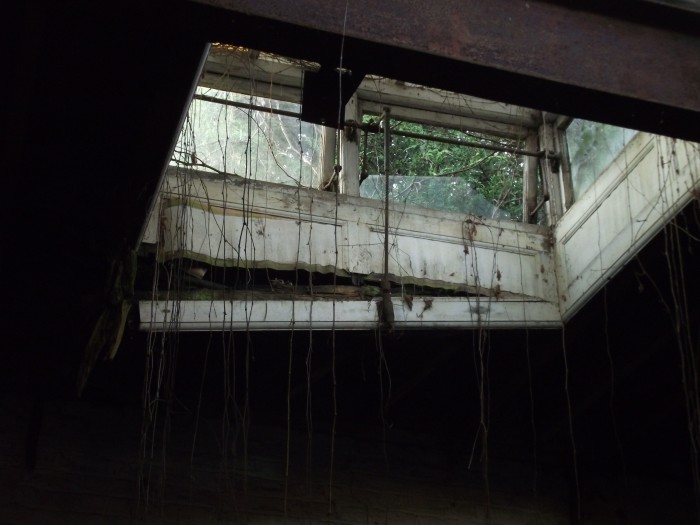'Hanger Lane' Abandoned Garage. - 
